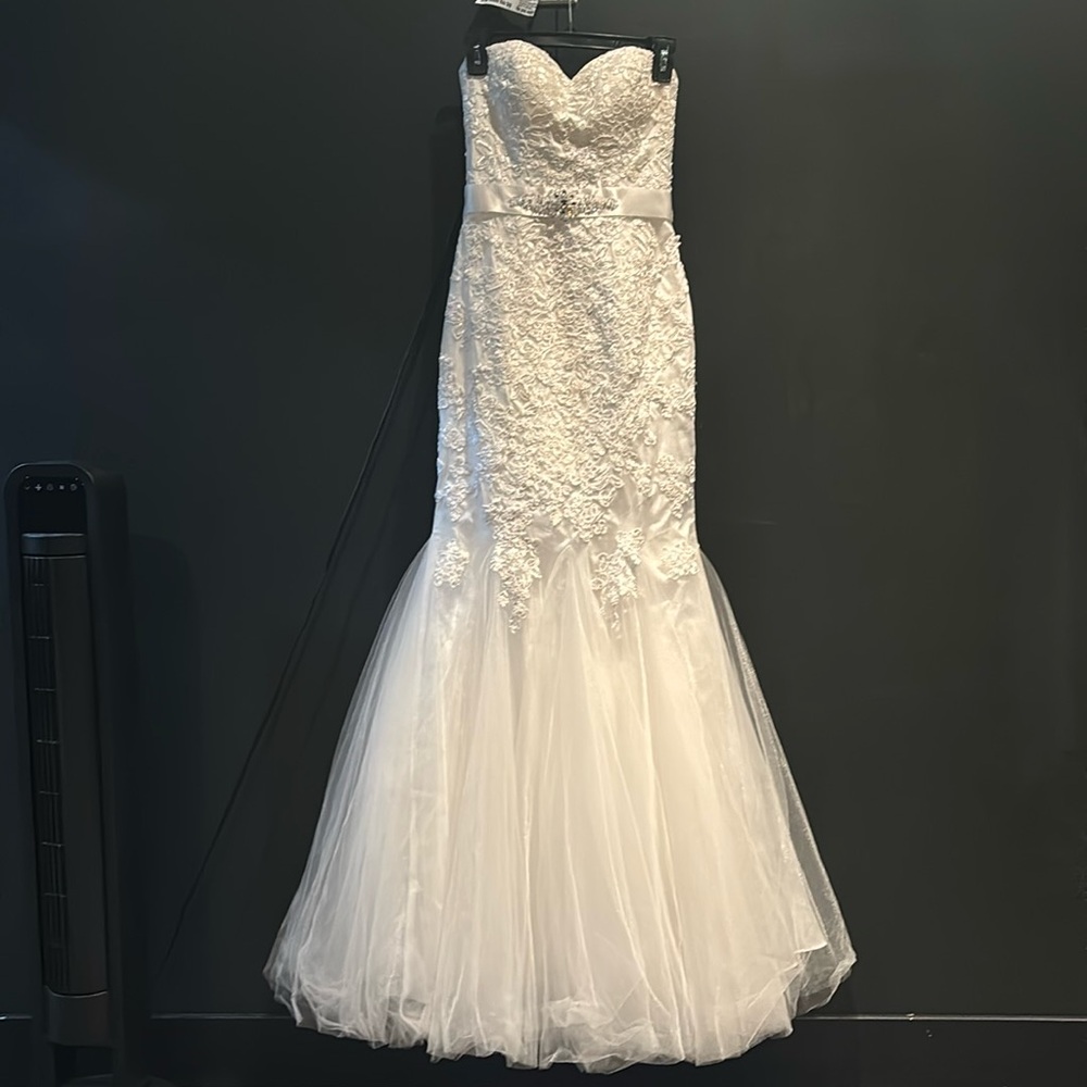 NWT Anny Lee Sweetheart Lace Trumpet Wedding Dress with Tulle